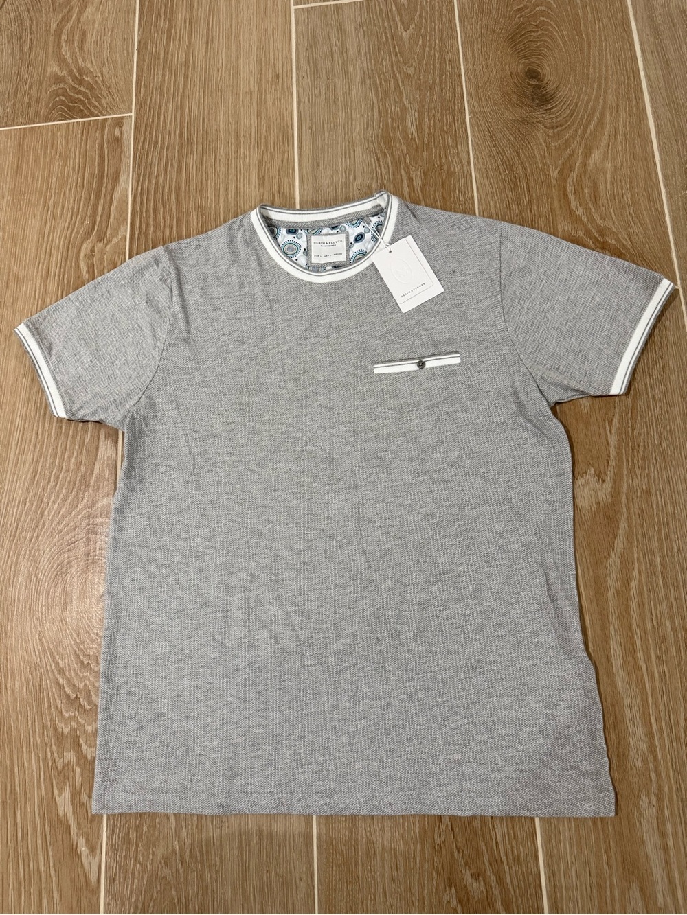 Denim & Flower Grey Short-Sleeve Textured Knit T-shirt with White Trim